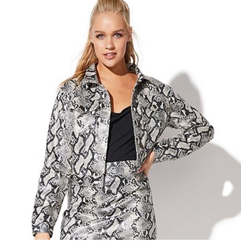 Juniors' Vylette™ Snake Print Trucker Jacket - Picture 7 of 12